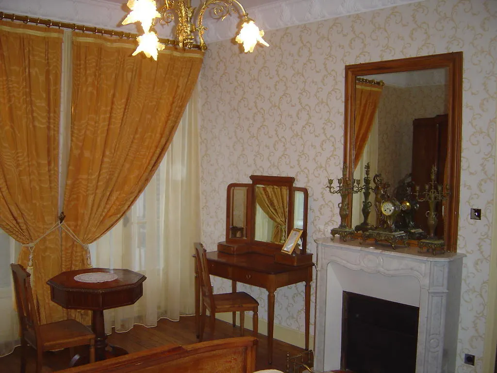 Hotel Le Terrondou à Vic-sur-Cère France